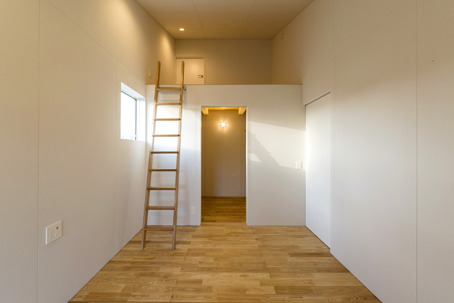 大屋根の家