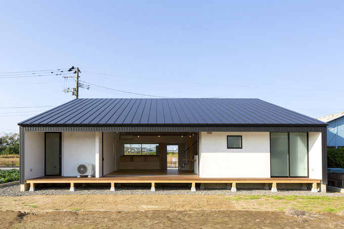 大屋根の家